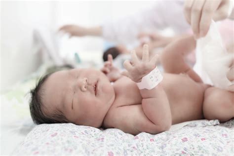 严志媛谈《产后调理院》：提早体验当妈妈 | 韩联社