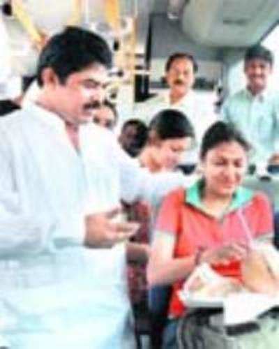 Minister ban gaya caterer