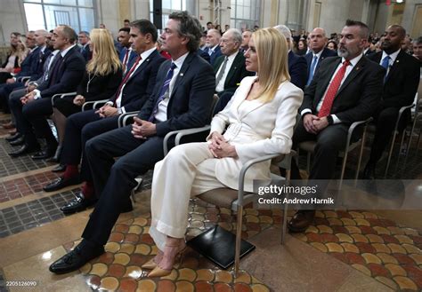 The best Pam Bondi feet pictures 🤩
