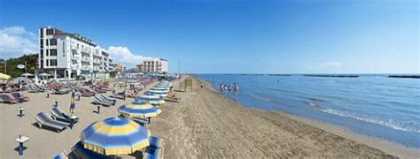 HOTEL SOUVENIR (Lido Di Savio) - Hotel Reviews, Photos, Rate Comparison ...
