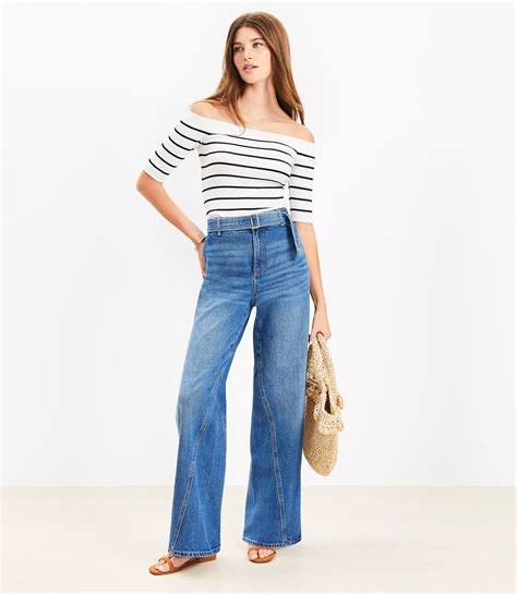 Petite Belted Slim Wide Leg Jeans in Bright Medium Stone Wash