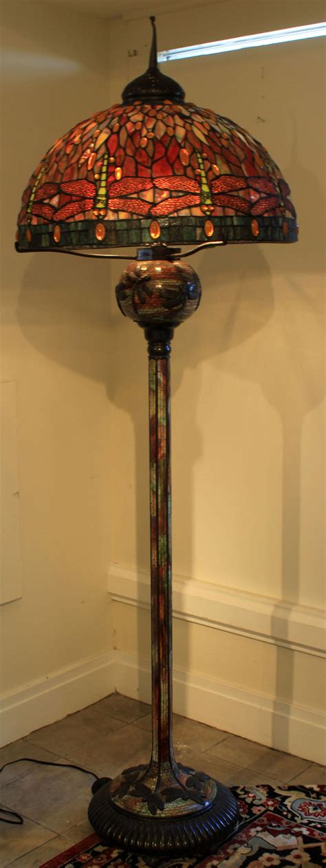 Lot - TIFFANY STYLE DRAGONFLY FLOOR LAMP