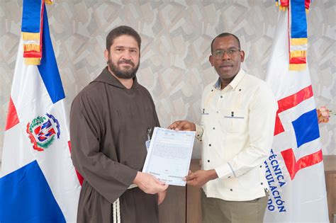 Unidad de Titulación entrega título de propiedad a la Orden Menor de ...