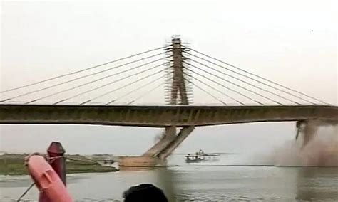 印度耗资百亿建跨恒河大桥，历时八年还未建成，去年塌过现又塌了 - 知乎