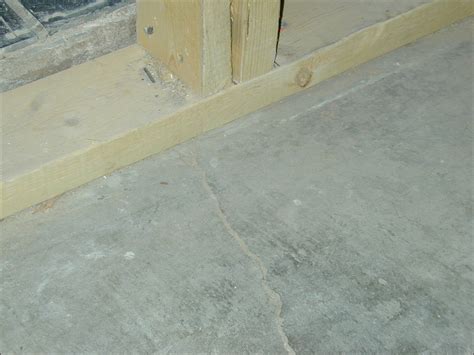 Crack in basement slab – GRO Big Red