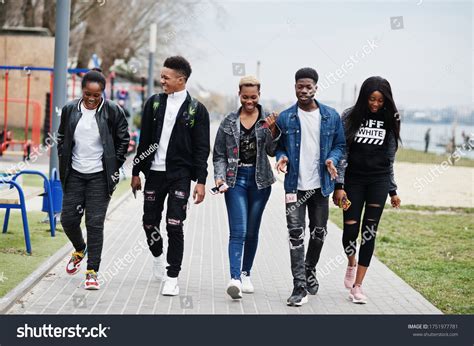 Black teens : 245 982 images, photos et images vectorielles de stock ...