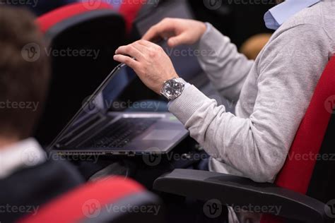 No Hands Person Using Computer 的图像结果