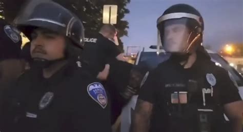 Police in Akron, Ohio continue rampage against anti-police violence ...