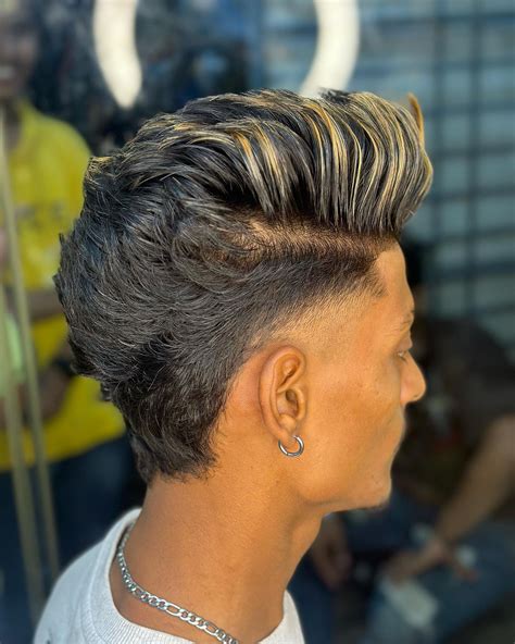 Hair Highlights for Men: Trendy Styles for a Fresh Look