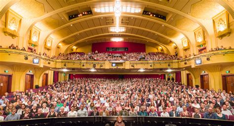 Theatre 的图像结果