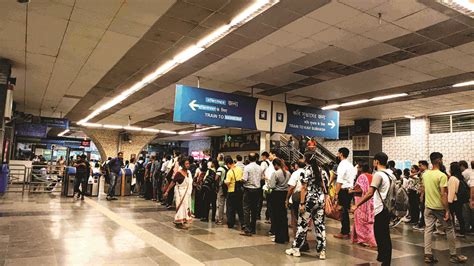 New LED lights being installed at Metro stations in Blue Line
