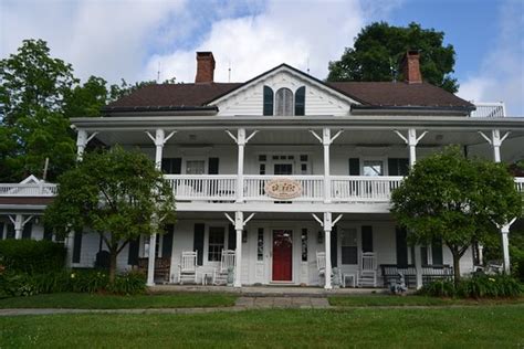 APPLE VALLEY INN BED & BREAKFAST (Glenwood) - B&B Reviews & Photos ...