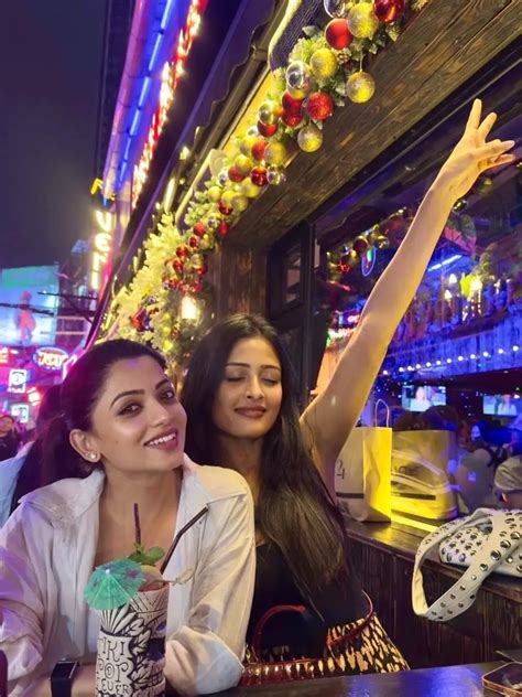 Navya Swamy: వెకేషన్ మోడ్ లో సీరియల్ బ్యూటీ నవ్య స్వామి.. పొట్టి గౌనులో ...
