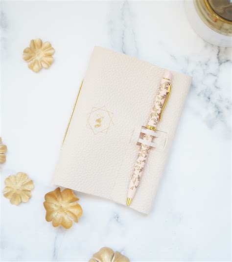 Making Notebook Book Covers 的图像结果