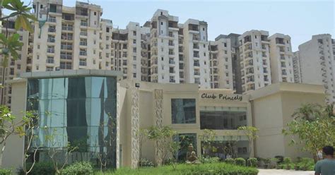 Supreme Court says it will sell properties of realty firm Amrapali ...