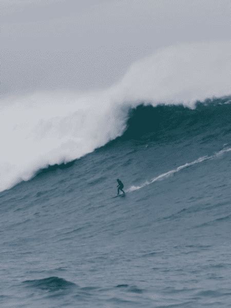 Justine Dupont Belharra Surf XXL Video