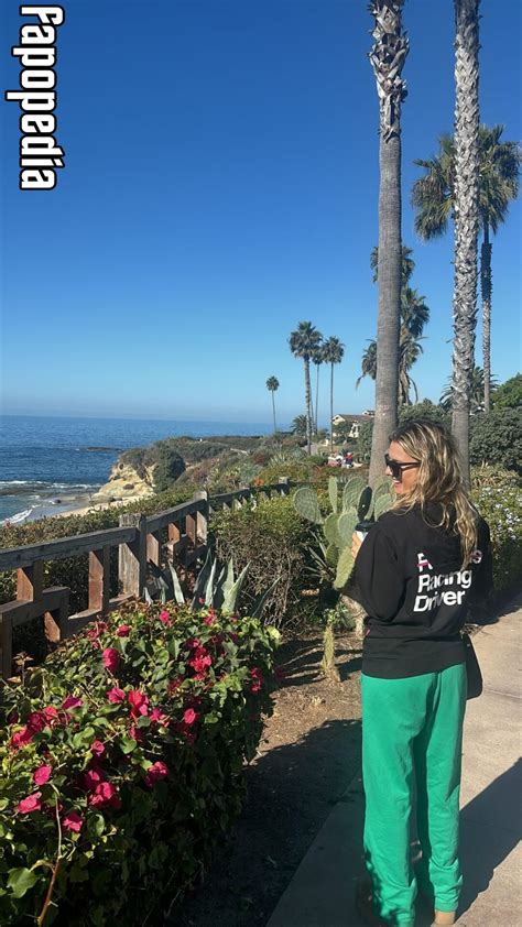 Lindsay Brewer Nude Leaks - Photo #10718793 - Fapopedia