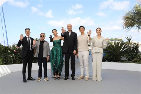 BLACK DOG film cast - Photocall - Festival de Cannes