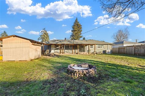 4 Beds 1 Bath House - Property For Sale - Eugene, Oregon | Facebook ...