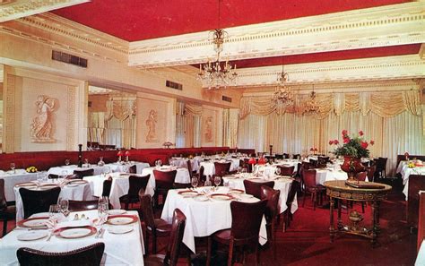 Fancy Restaurant Table 的图像结果