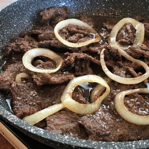How to cook bistek tagalog filipino pan seared steak and onions recipe ...