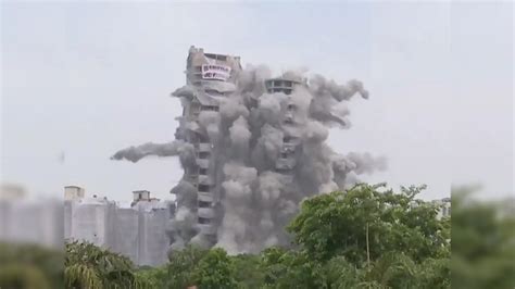 Noida Supertech Twin Towers,விதிமீறலில் சரிந்த பிரம்மாண்டம் ...