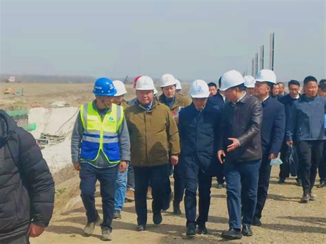 中国水电三局 基层动态 襄阳内环提速改造二期工程一标互通立交首墩浇筑