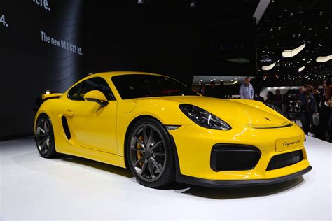 2016 Porsche Cayman GT4 debuts at the 2015 Geneva auto show