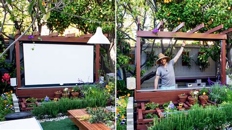 https://thehorticult.com/wp-content/uploads/2016/04/DIY-Outdoor-Theater-The-Horticult-3.jpg