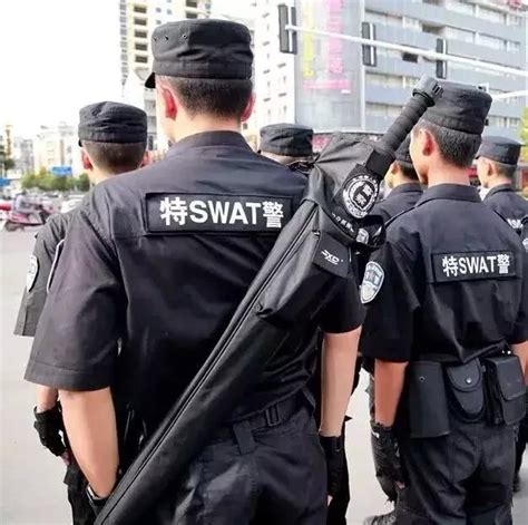 中国各地警察陆续加强街面巡逻及安检级别_新闻_腾讯网