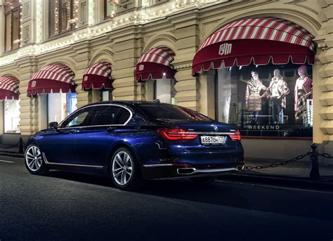 2016 BMW 7 Series in Imperial Blue - Photos