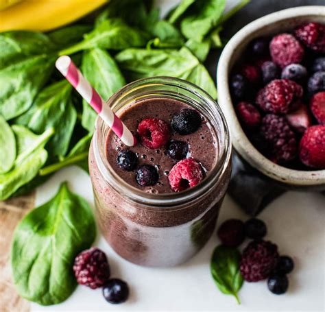 Spinach Berry Smoothie Recipe | Just 4 Healthy Ingredients!