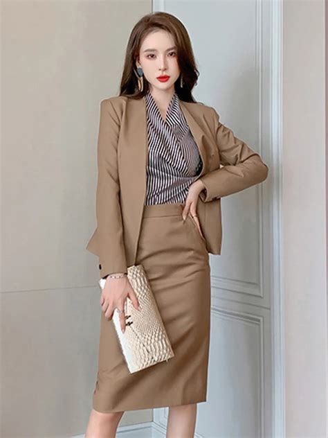 Two Piece Business Suit 的图像结果