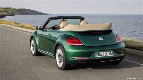 2017 Volkswagen Beetle Cabrio | Rear Three-Quarter