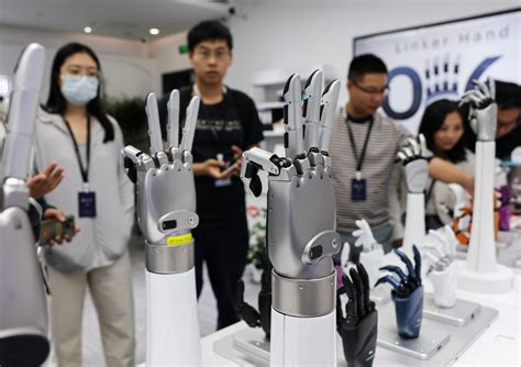 https://www.reuters.com/resizer/v2/5X5LKTGPC5NRHJNFXNB4BB3LX4.jpg?auth=5967421ec92d72aac34f3d2301c07e987193feb13bf9d8cc925e8aeac298192f&quality=80&width=1080