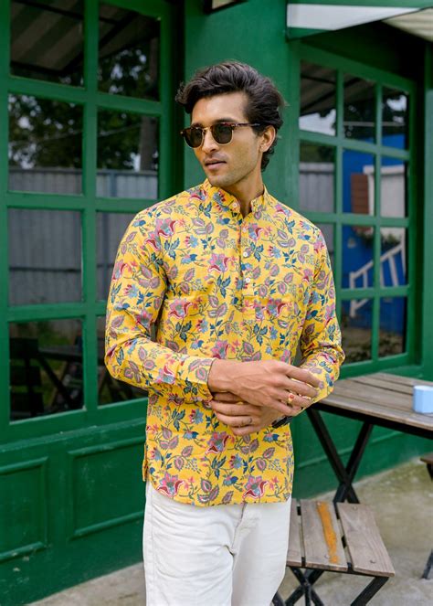 Tusok Mens Cotton Floral Pattern Short Kurta