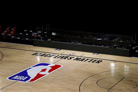 48名球员感染仍将向球迷开放场馆，铤而走险的NBA这一步走对了吗？