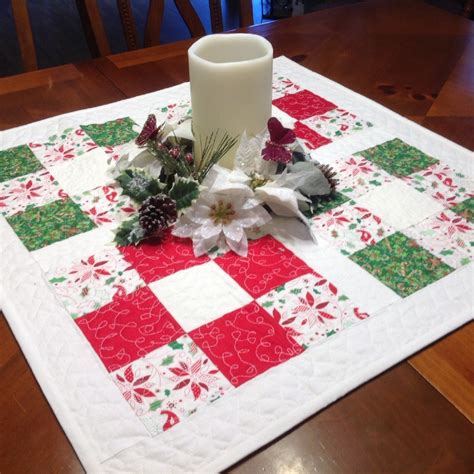 Christmas Table Topper Quilt Pattern 的图像结果