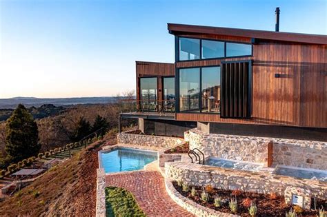 SEQUOIA LODGE - EXCLUSIVE ADULTS LUXURY RETREAT (Crafers) - Hotel ...