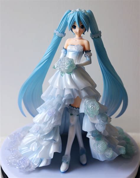 Hatsune Miku : Wedding Dress ♡ — MyFigureCollection.net