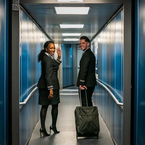 United Airlines Flight Attendant Requirements: Salary, Training & Qualifications in 2026