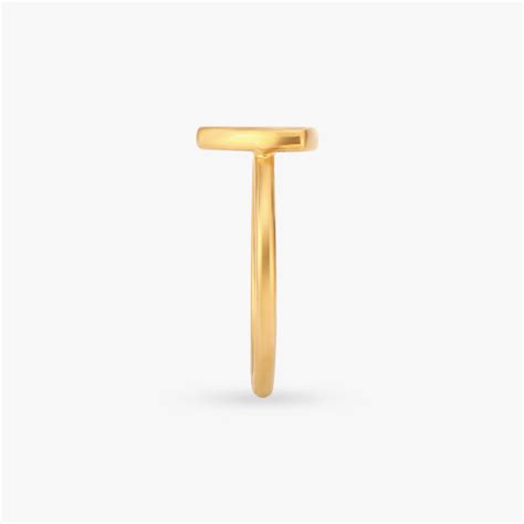 Serene Triangular Finger Ring