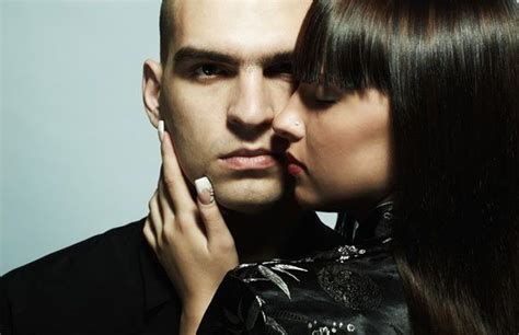 Definite Signs You're Dating the Wrong Woman