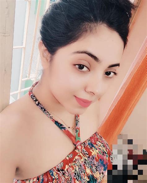 dancing video of Actress Sreemoyee Chattoraj goes viral | Sangbad Pratidin