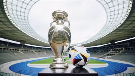 [공홈] UEFA 유로 2024 공인구 공개 - 축구 소식통 - 에펨코리아