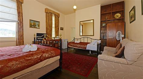 EDINBURGH GALLERY BED AND BREAKFAST (Hobart, Tasmania) - B&B Reviews ...