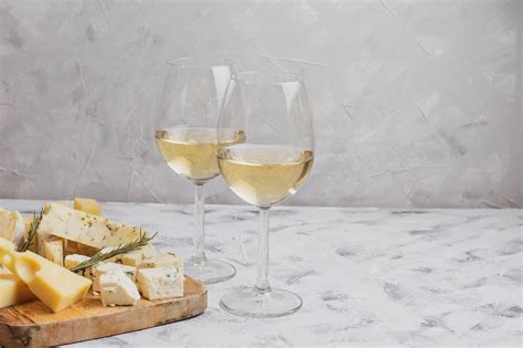 Do Wine Corks Matter? How Cork Type Affects Your Wine - Coravin US