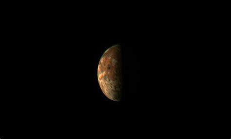 NASA’s Juno Spacecraft Is Revealing Mind-Blowing Pictures Of Jupiter’s ...