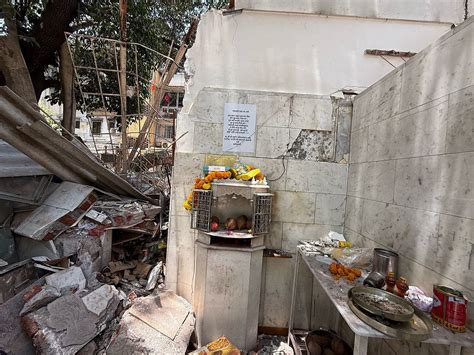 Mumbai News: Jain Community Protests BMC Demolition Of 90-Year-Old Vile ...
