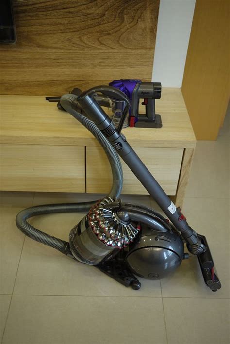 【開箱】Dyson DC52純粹貪快超級不專業開箱！ - Mobile01